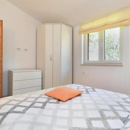 Holiday home Palera 2327