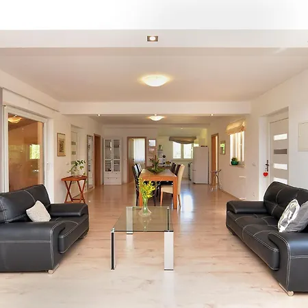 Palera 2327 Holiday home