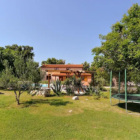 Holiday home Palera 2327 *