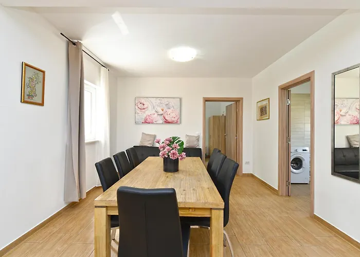 Palera 2327 Nyaraló Ližnjan